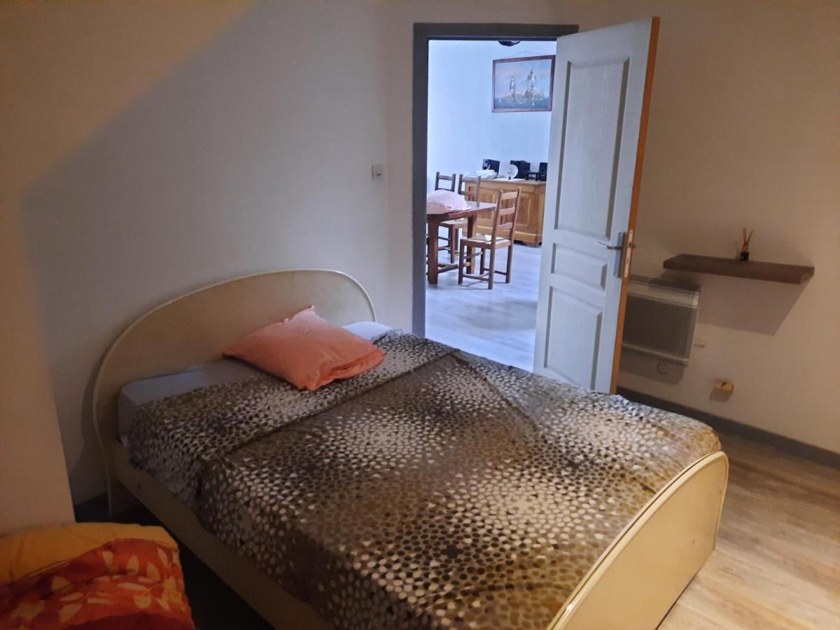 Appartement Tres Spacieux 4 Chambres 6 Couchages Noidans-le-Ferroux Ngoại thất bức ảnh